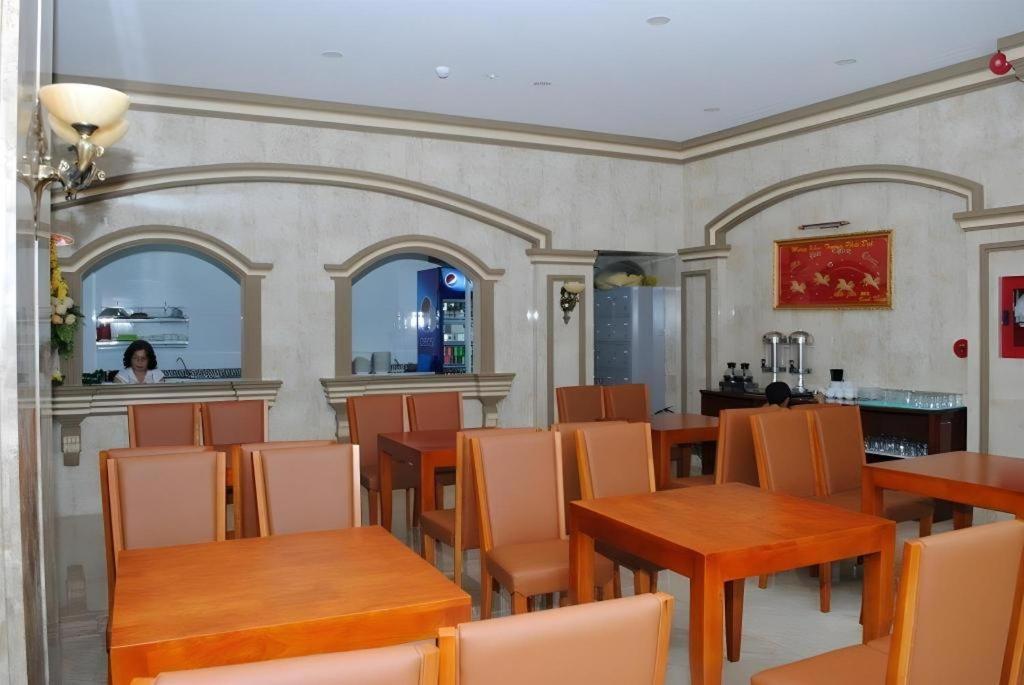 Tran Vinh Hotel Bac Lieu Buitenkant foto